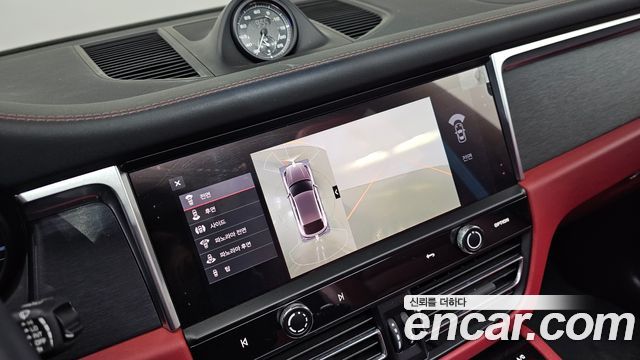 Porsche Macan 2023 — photo 15