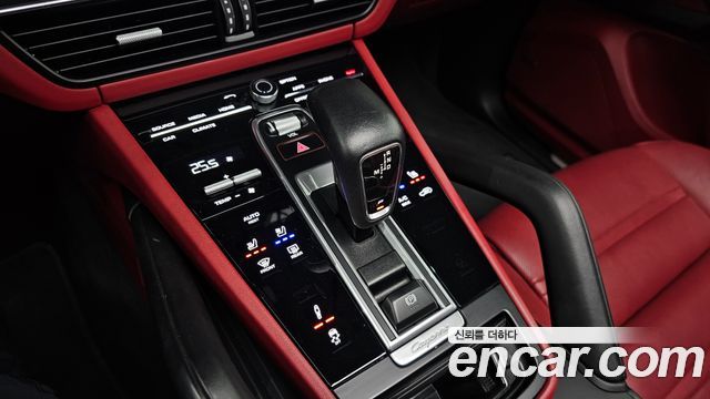 Porsche Cayenne 2022 — photo 9