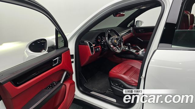 Porsche Cayenne 2022 — photo 11