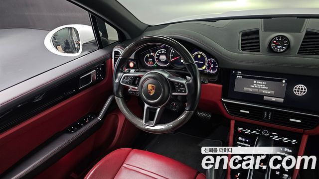 Porsche Cayenne 2022 — photo 13