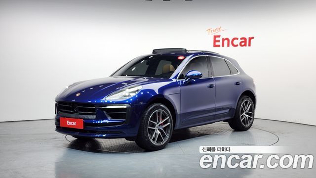 Porsche Macan 2022 — photo 1