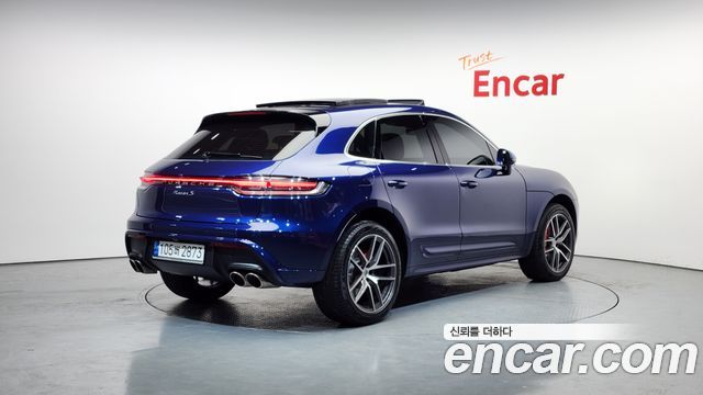 Porsche Macan 2022 — photo 2