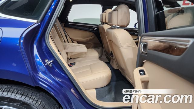 Porsche Macan 2022 — photo 12
