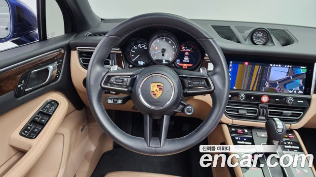 Porsche Macan 2022 — photo 13