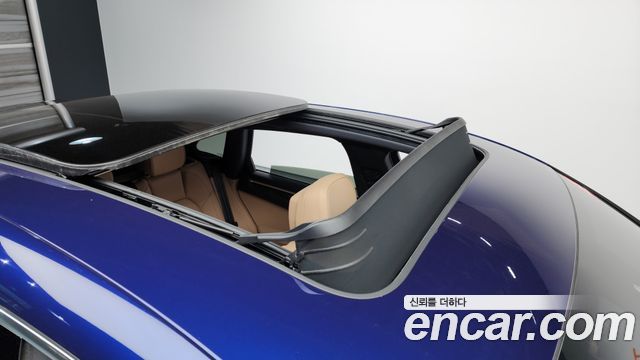 Porsche Macan 2022 — photo 19