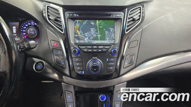 Hyundai i40 2014 — photo 15