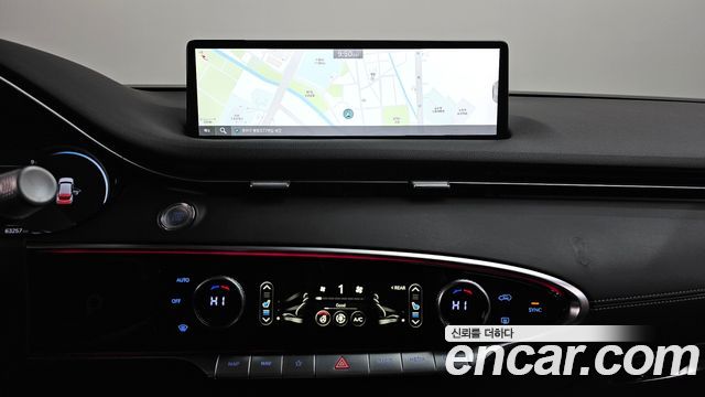 Genesis GV70 2022 — photo 14