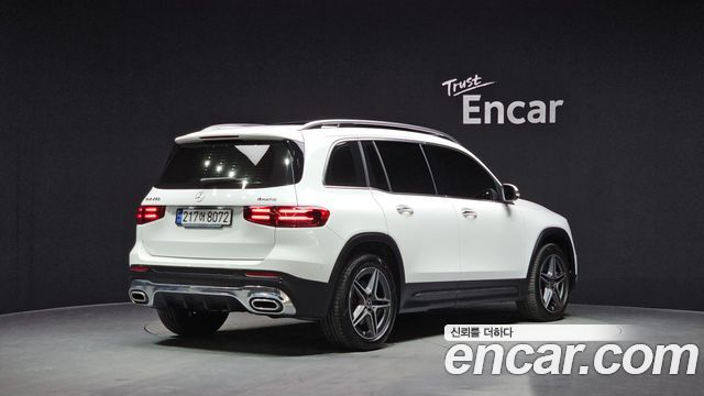 Mercedes-Benz GLB-Class 2024 — photo 2