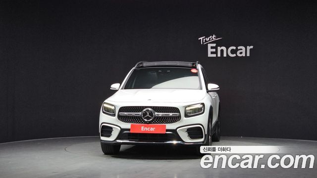 Mercedes-Benz GLB-Class 2024 — photo 3