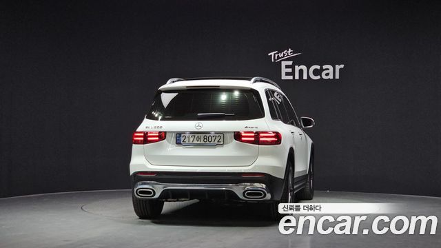Mercedes-Benz GLB-Class 2024 — photo 4