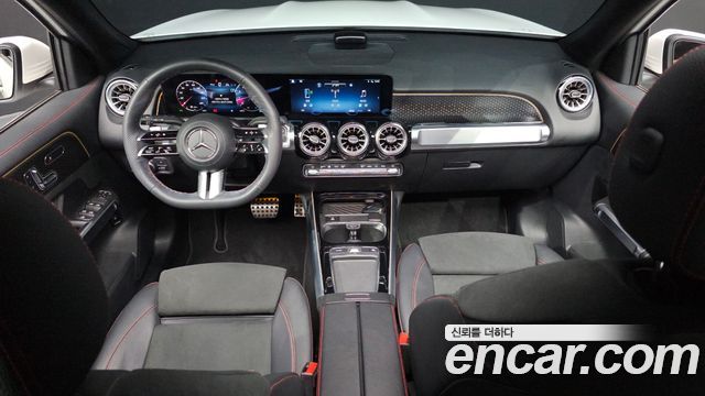 Mercedes-Benz GLB-Class 2024 — photo 7
