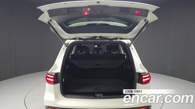 Mercedes-Benz GLB-Class 2024 — photo 20