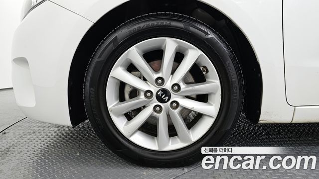 Kia K3 2016 — photo 5
