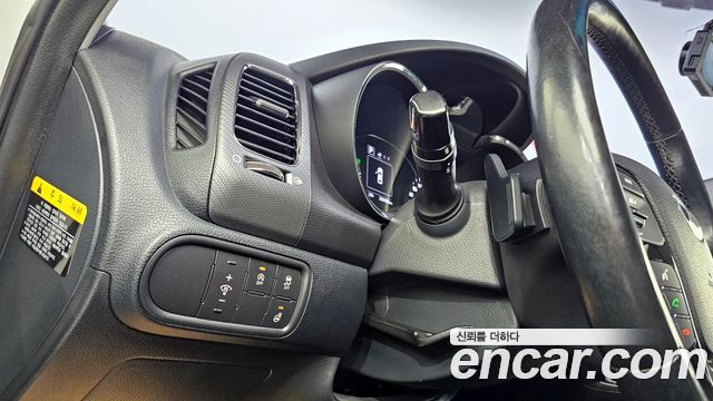 Kia K3 2016 — photo 15