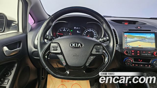 Kia K3 2016 — photo 17