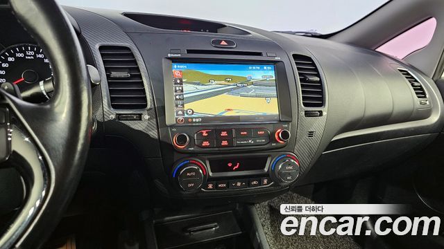 Kia K3 2016 — photo 18