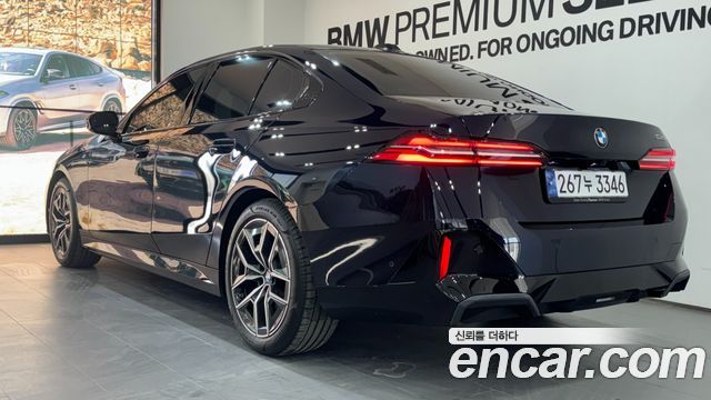 BMW 5-Series 2024 — photo 2