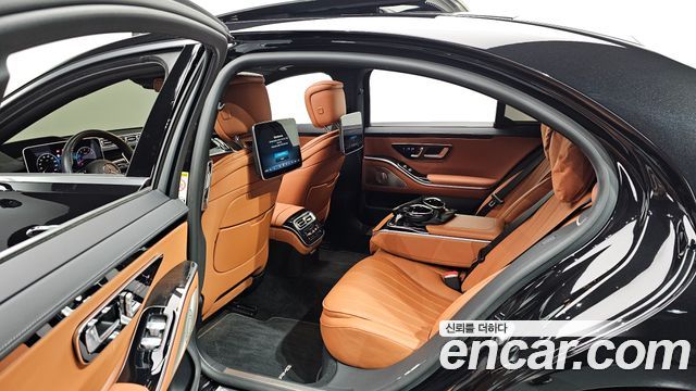 Mercedes-Benz S-Class 2022 — photo 17