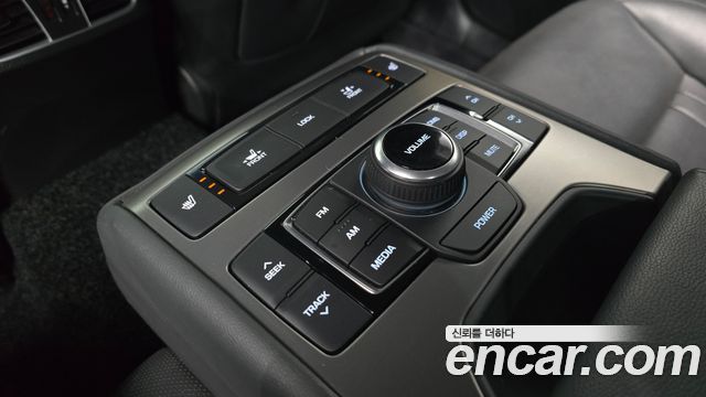 Hyundai Genesis 2016 — photo 18