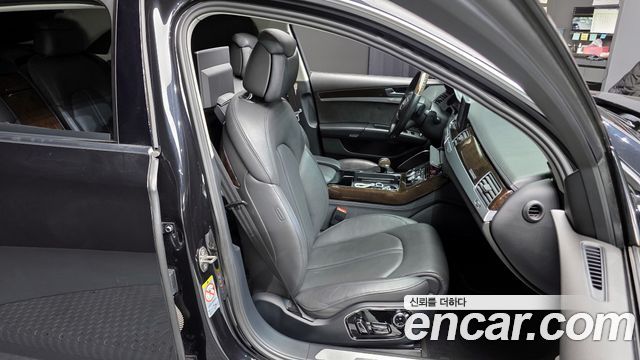 Audi A8 2015 — photo 12