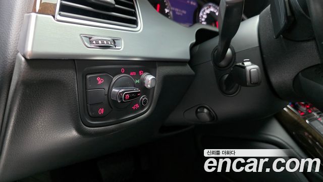 Audi A8 2015 — photo 14