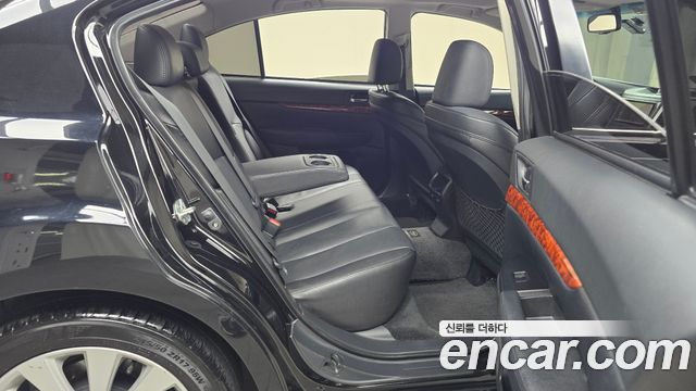 Subaru Legacy 2011 — photo 12