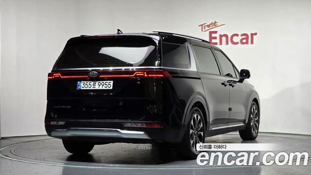 Kia Canival 2021 — photo 2