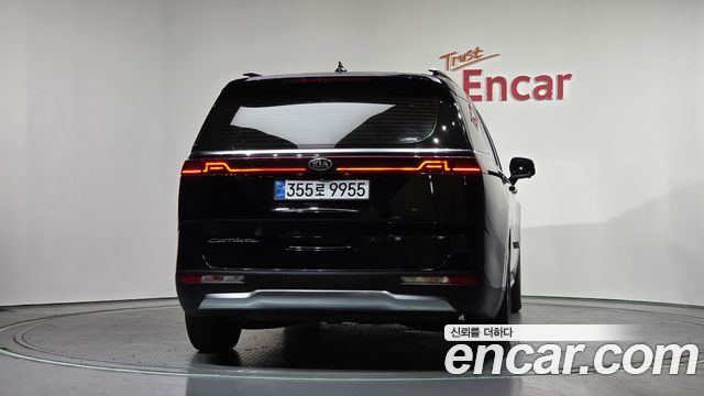 Kia Canival 2021 — photo 4