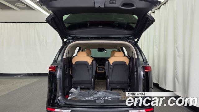 Kia Canival 2021 — photo 20
