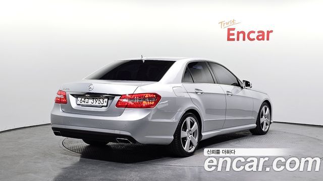 Mercedes-Benz E-Class 2013 — photo 2
