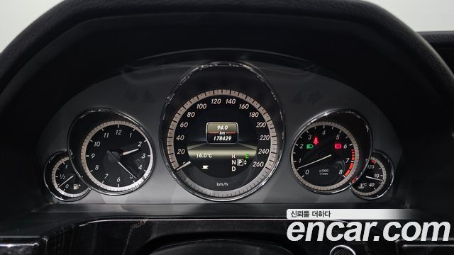 Mercedes-Benz E-Class 2013 — photo 8