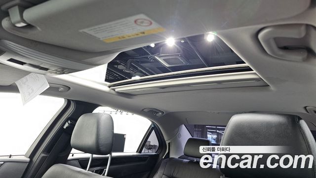 Mercedes-Benz E-Class 2013 — photo 19