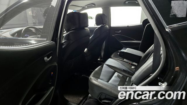 Hyundai Santafe 2018 — photo 12