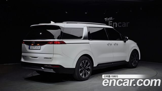 Kia Canival 2021 — photo 2