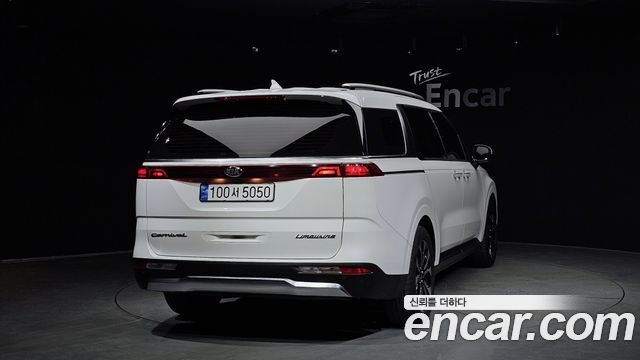 Kia Canival 2021 — photo 4