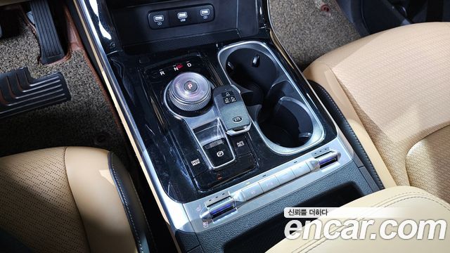 Kia Canival 2021 — photo 9