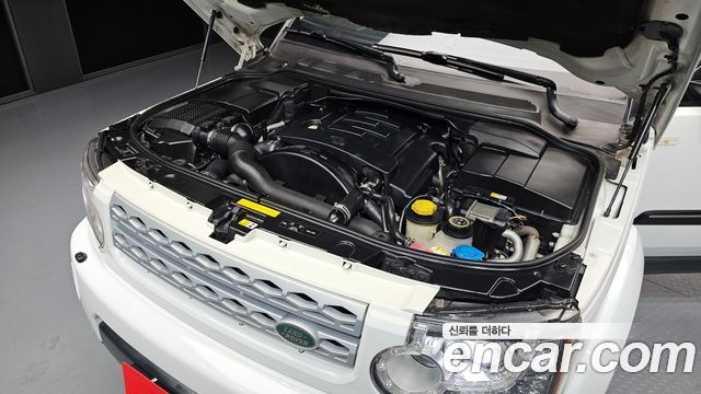 Land Rover Discovery 2013 — photo 6