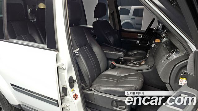 Land Rover Discovery 2013 — photo 10