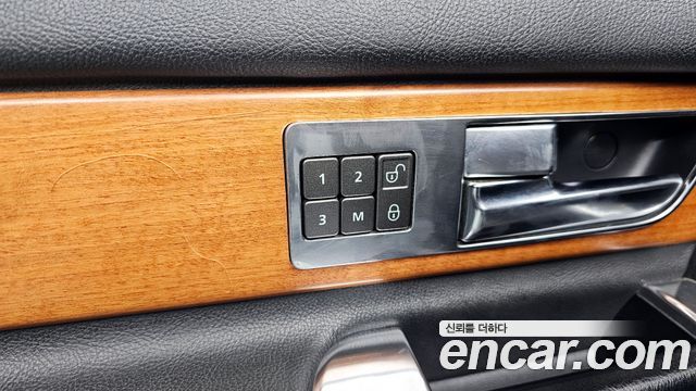 Land Rover Discovery 2013 — photo 16