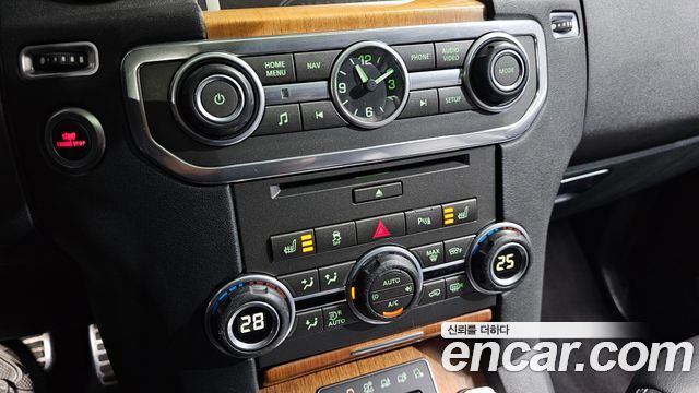 Land Rover Discovery 2013 — photo 17