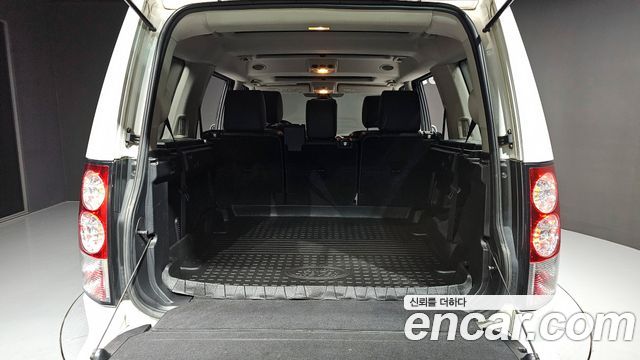 Land Rover Discovery 2013 — photo 20