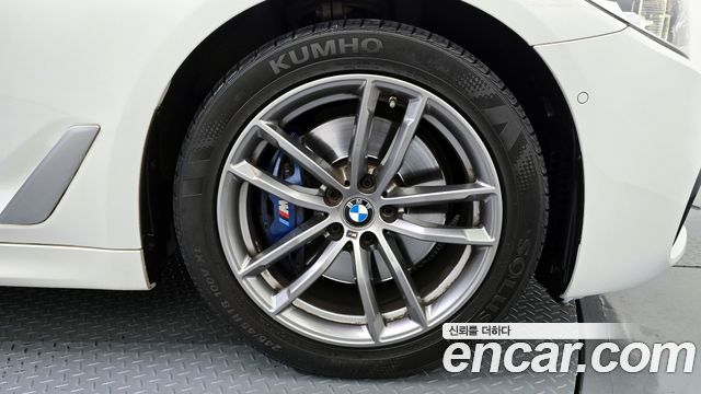 BMW 5-Series 2018 — photo 5