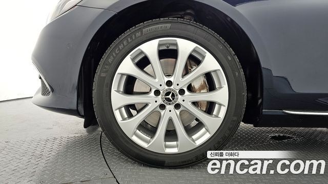 Mercedes-Benz E-Class 2018 — photo 5