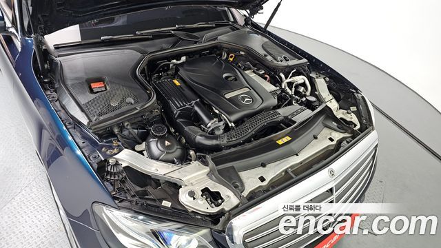 Mercedes-Benz E-Class 2018 — photo 6