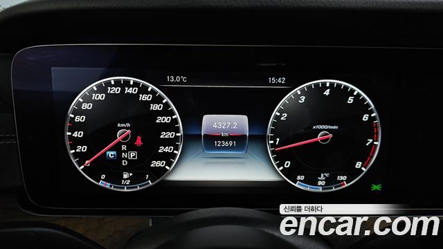 Mercedes-Benz E-Class 2018 — photo 8