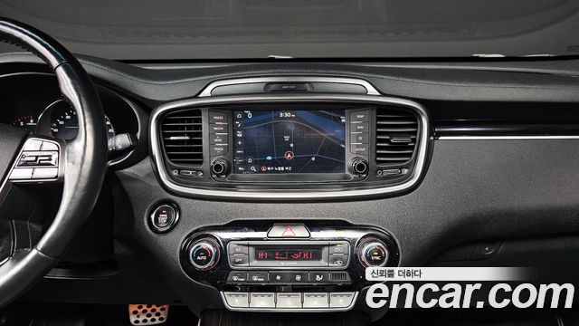 Kia Sorento 2018 — photo 16