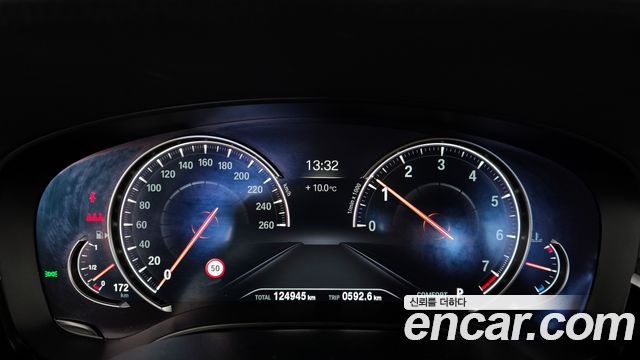 BMW 5-Series 2018 — photo 8