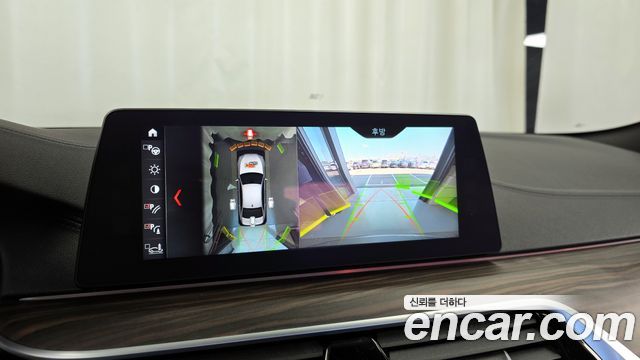 BMW 5-Series 2018 — photo 15