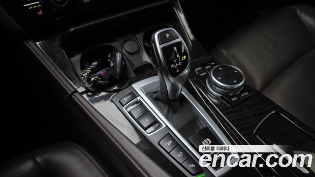 BMW 5-Series 2016 — photo 9