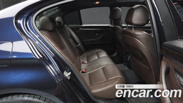 BMW 5-Series 2016 — photo 12